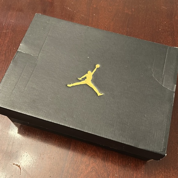 Air Jordan 1 Low (GS) - Picture 5 of 8